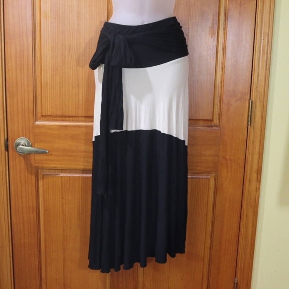 Elan Black & White Max Skirt With tie wrap small